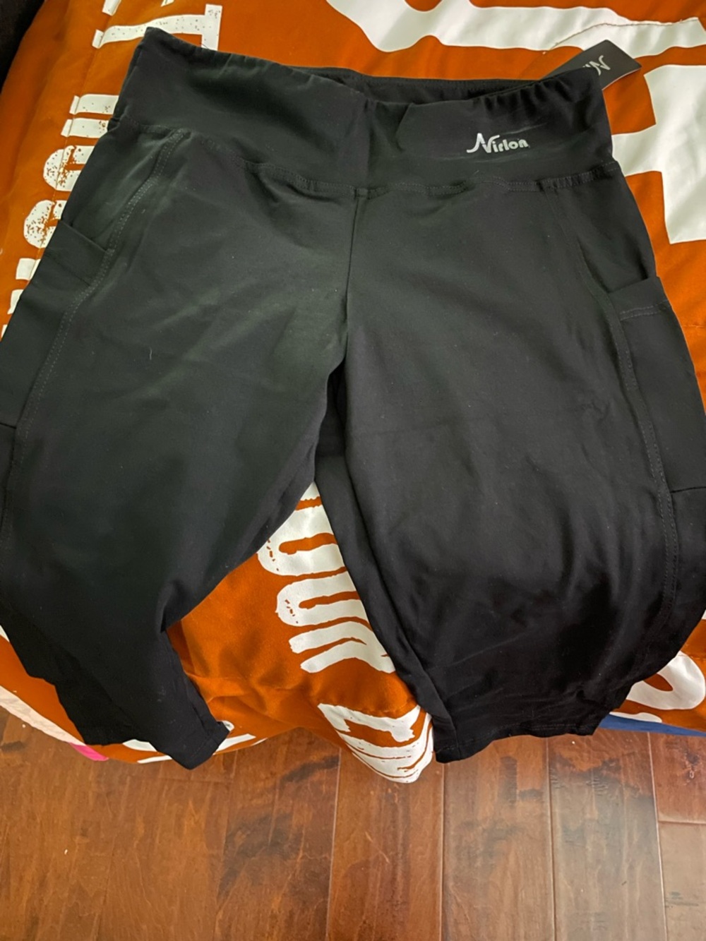 NWT Nilon Black Athletic Capri Leggings size L